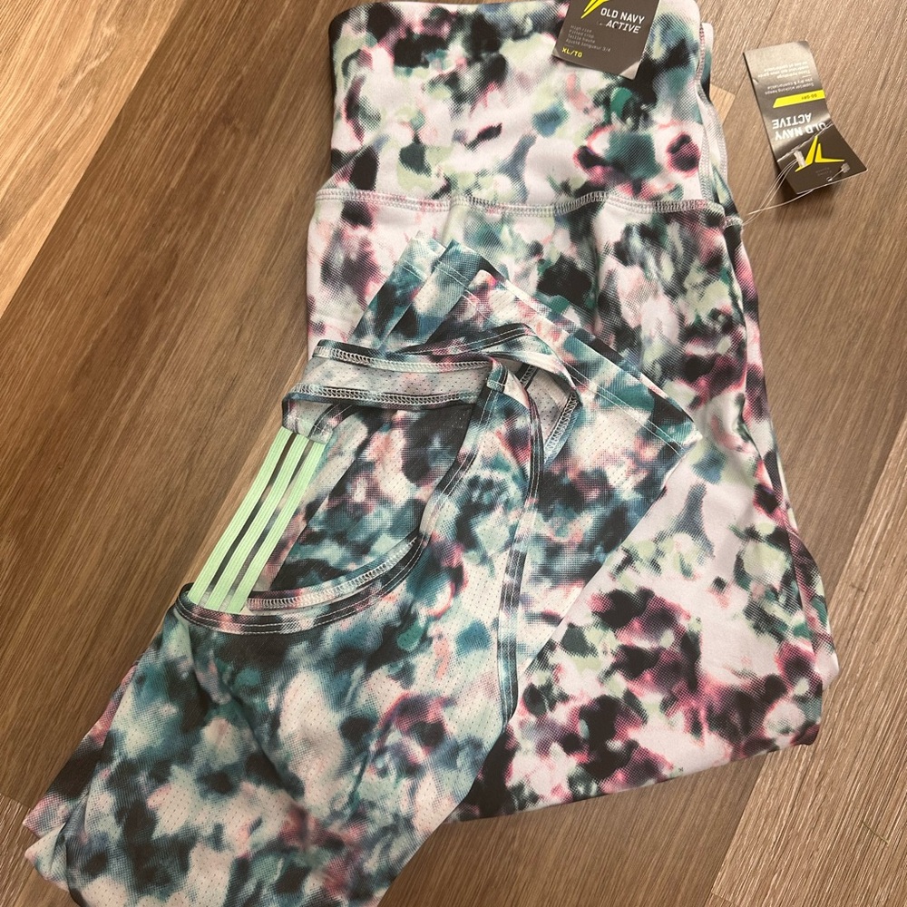 Old Navy Active Women's Ankle Cropped Leggings in Teal, Pink & Black Tie-Dye
